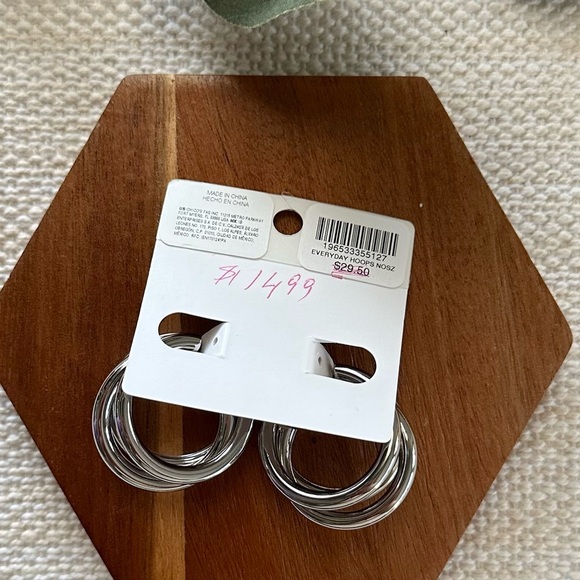 CHICO’S NWT Silver Tone Triple Hoops • Post Back Hoop Earrings - Picture 5 of 11